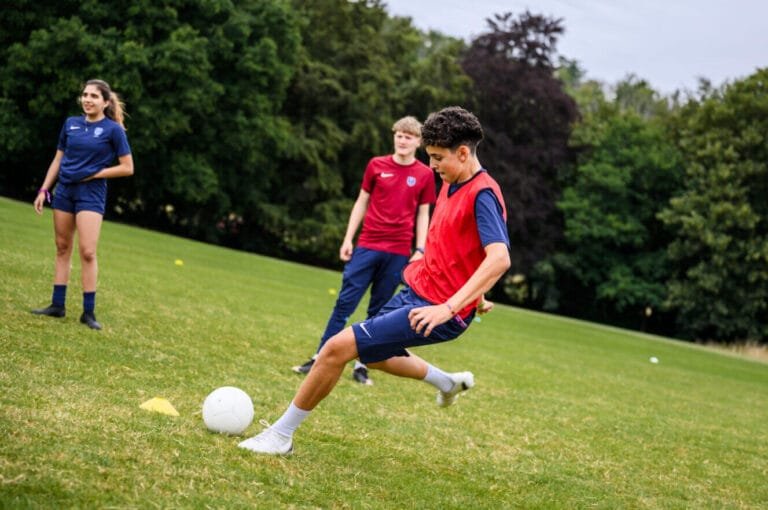 Football + English a Surrey