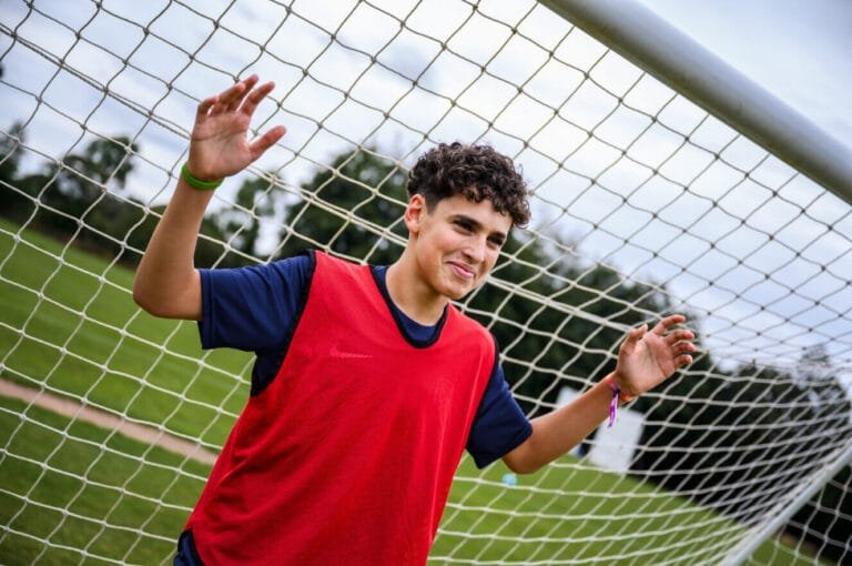 Football + English a Surrey